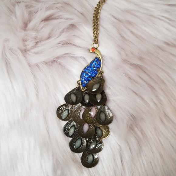 Beautiful peacock pendant necklace - Picture 2 of 5